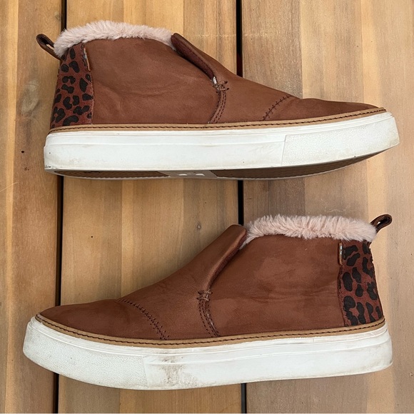 TOMS Paxton Slip-on Sneaker with Leopard Print Detail on Back - Picture 6 of 10